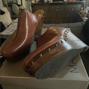 Women’s platform mule